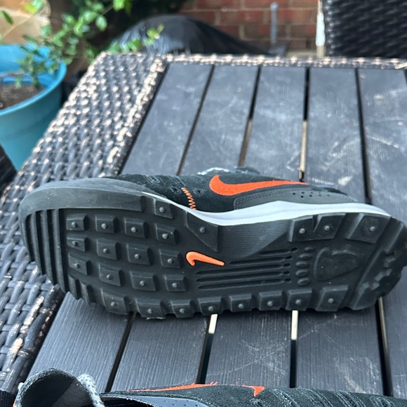 Nike ACG Air Dirt Men's Black and Orange Trail Shoes - Picture 7 of 8
